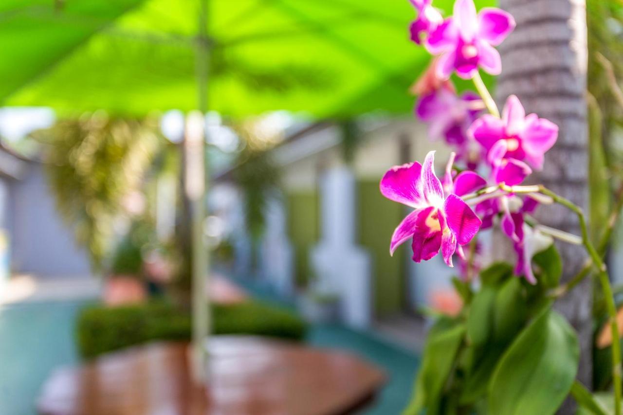 Oyo 450 Rawai Studios Resort Exterior photo