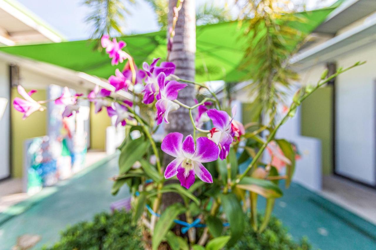 Oyo 450 Rawai Studios Resort Exterior photo